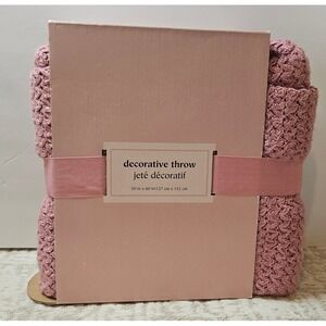 Pier 1‎ Imports decorative throw